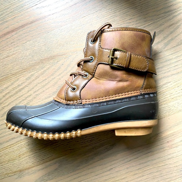 🪝Madden Girl Duck Boots 🪝 - Picture 1 of 3